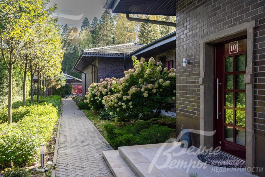 Загородная усадьба на шикарном прилесном участке 45 соток в КП Графские пруды.