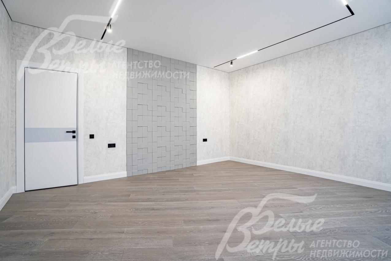 На полу 2-го этажа паркетная доска