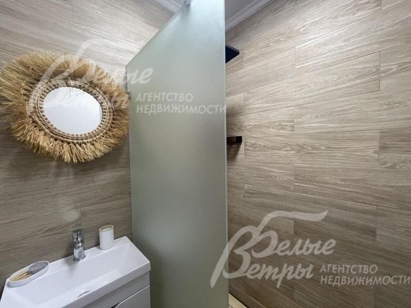 Санузел с душевой на 1-ом этаже