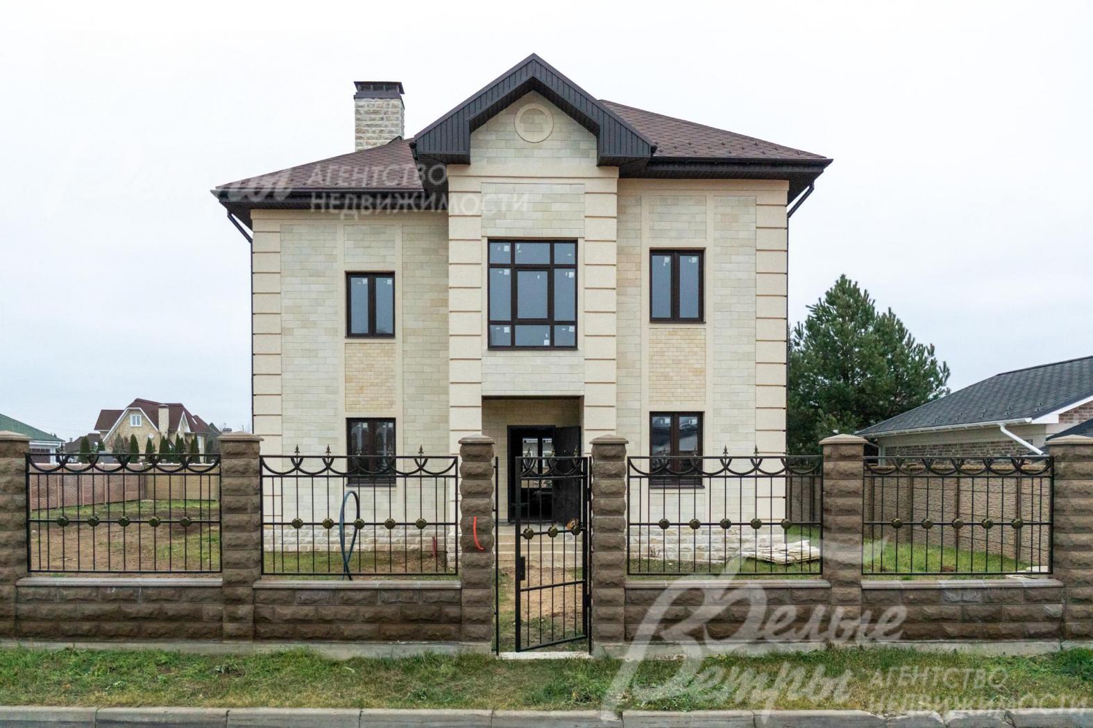 Новый кирпичный дом в современном стиле с элементами классики, построен по высоким строительным стандартам