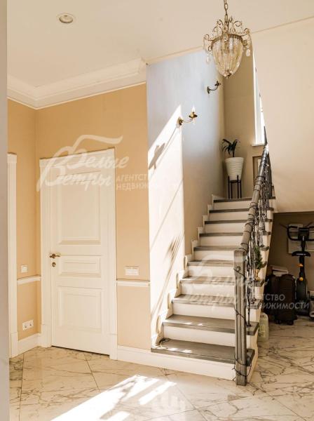 Бетонный лестничный марш шириной 90 см