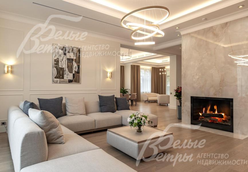 Новый дом меблированый 562 кв.м в обжитом поселке Староникольское