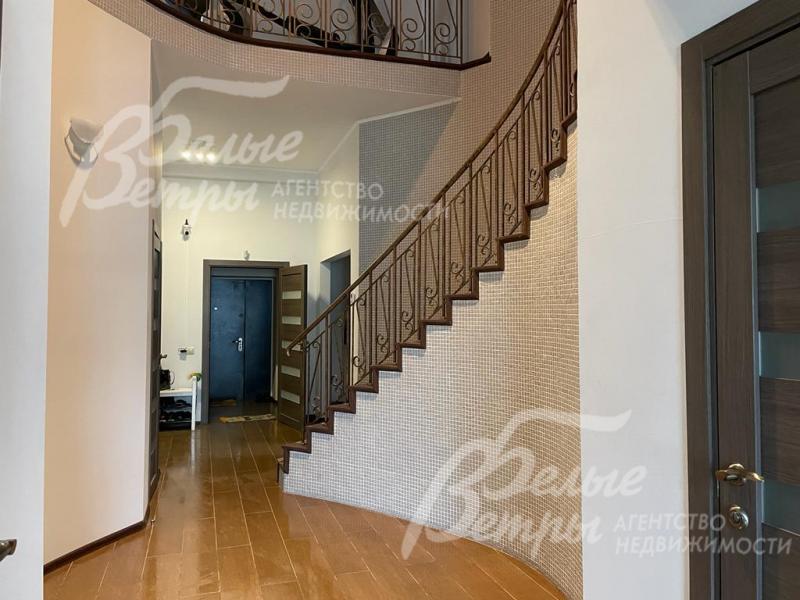 Холл первого этажа