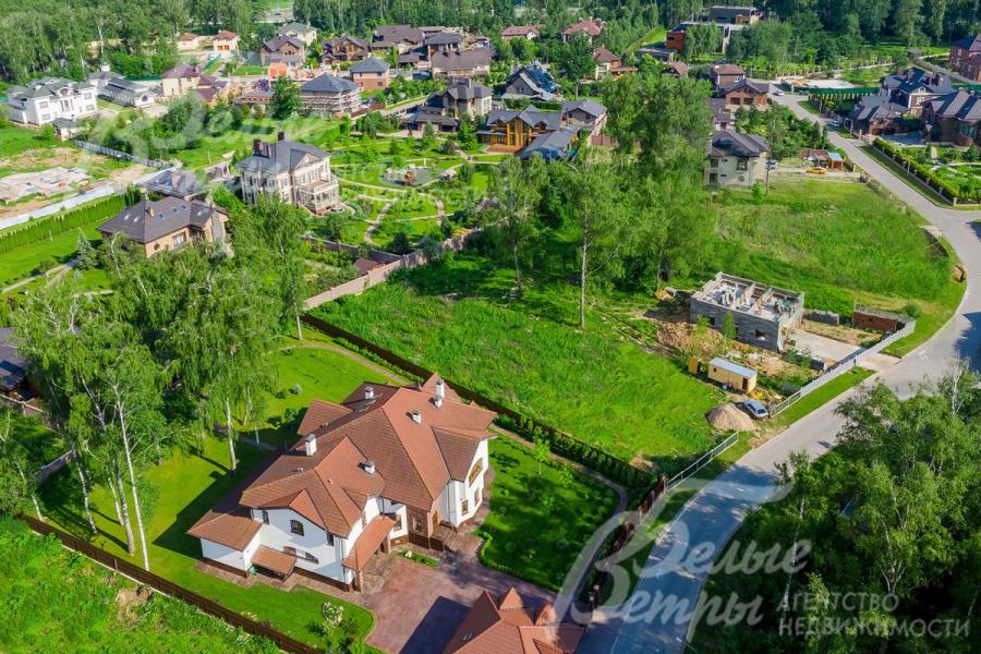 Привлекательный земельный участок в новом секторе элитного строго охраняемого коттеджного поселка