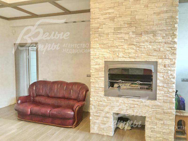 В доме есть 2 камина