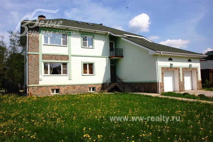 В аренду просторный дом на участке 15 соток обжитом к/п Робинзон.