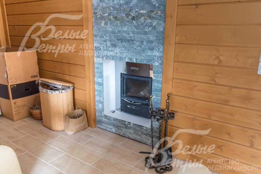 Камин в комнате отдыха (гостевой комнате)