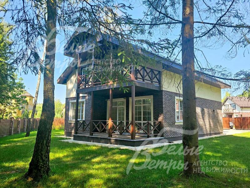 Дом в стиле современного шале с новой дизайнерской отделкой под ключ