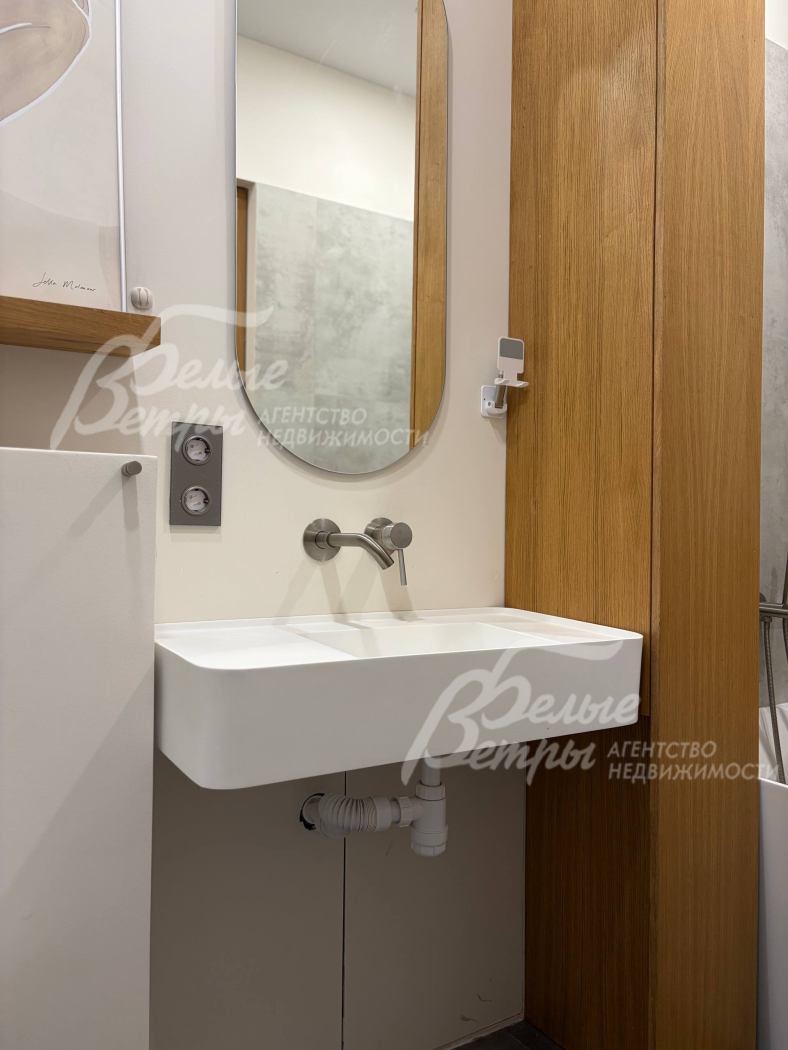 Раковина выполнена из матового искусственного камня