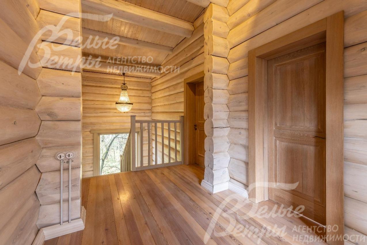 Холл 2-го этажа