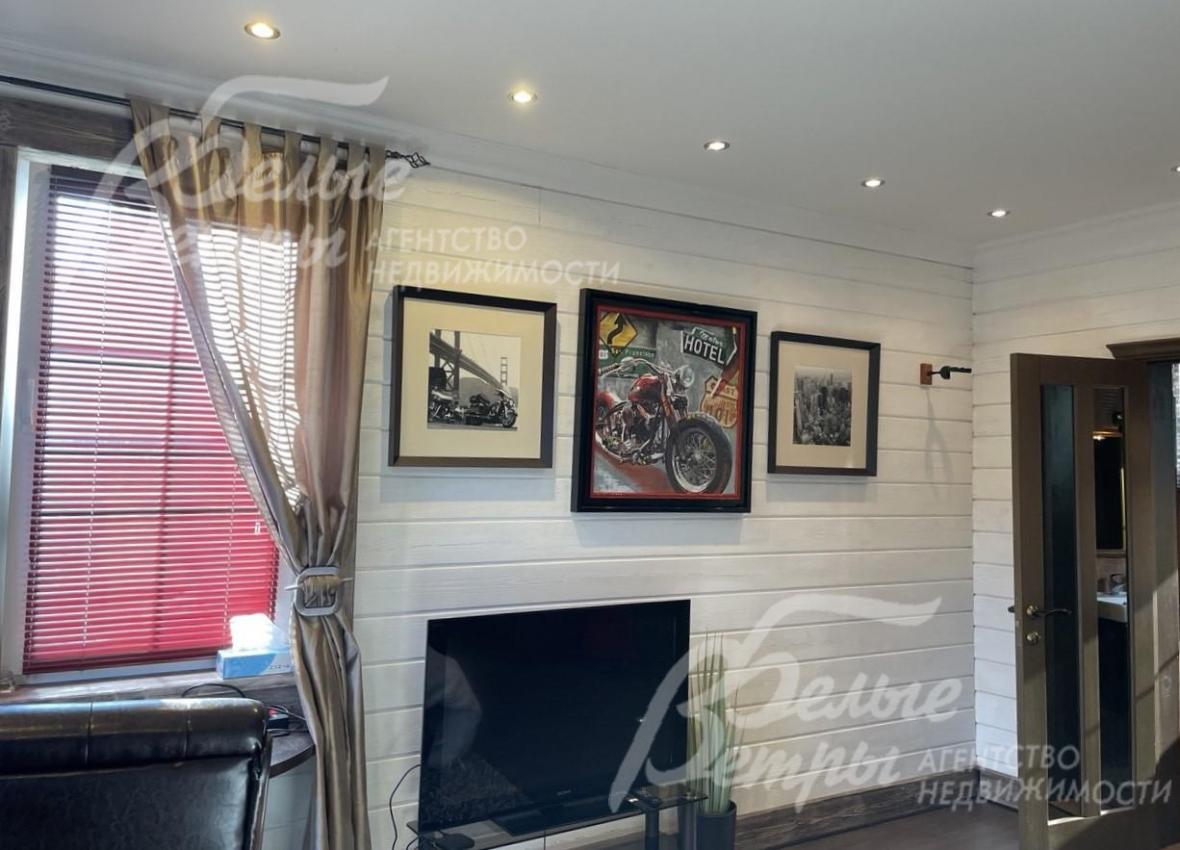 Кабинет-спальня со своим санузлом на 1-ом этаже