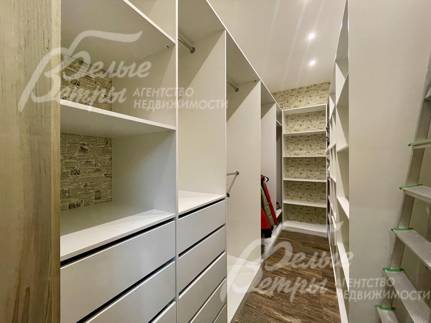 Гардеробная на 1-ом этаже