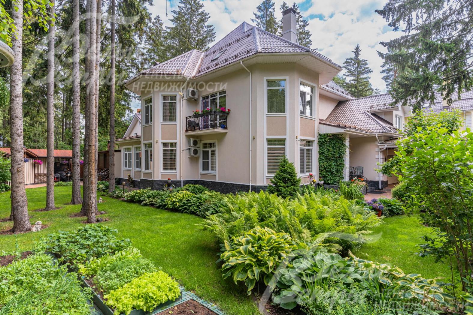 Дом под ключ площадью 615 кв.м в обжитом коттеджном поселке Кленовая аллея