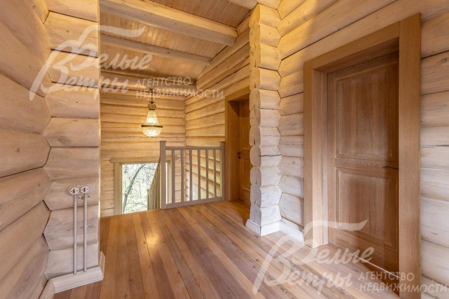 Холл 2-го этажа