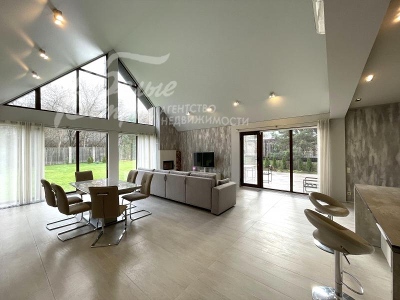 Дом в аренду, 260 м2