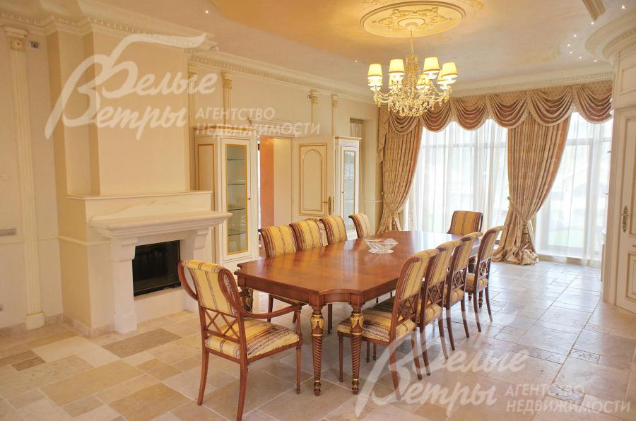 Всего в резиденции расположено 5 каминов