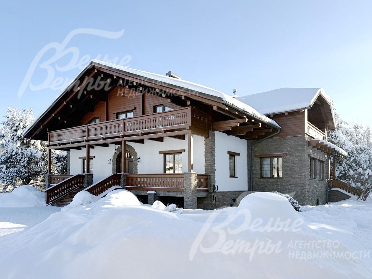 Премиальный меблированный дом-шале из керамического кирпича с выразительной отделкой фасада
