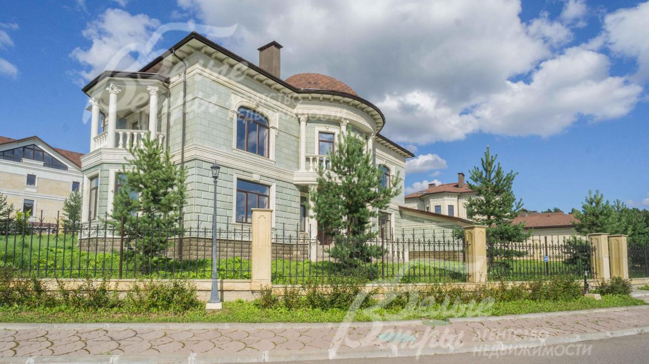 Дом 596кв.м на 23 сотках в поселке Идиллия