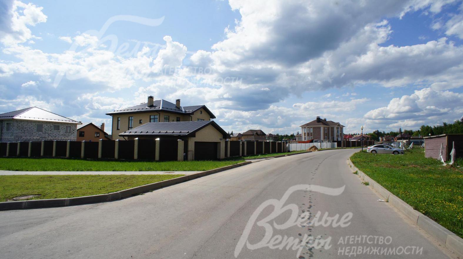 Широкие дороги в поселке Цветочный на Калужском шоссе