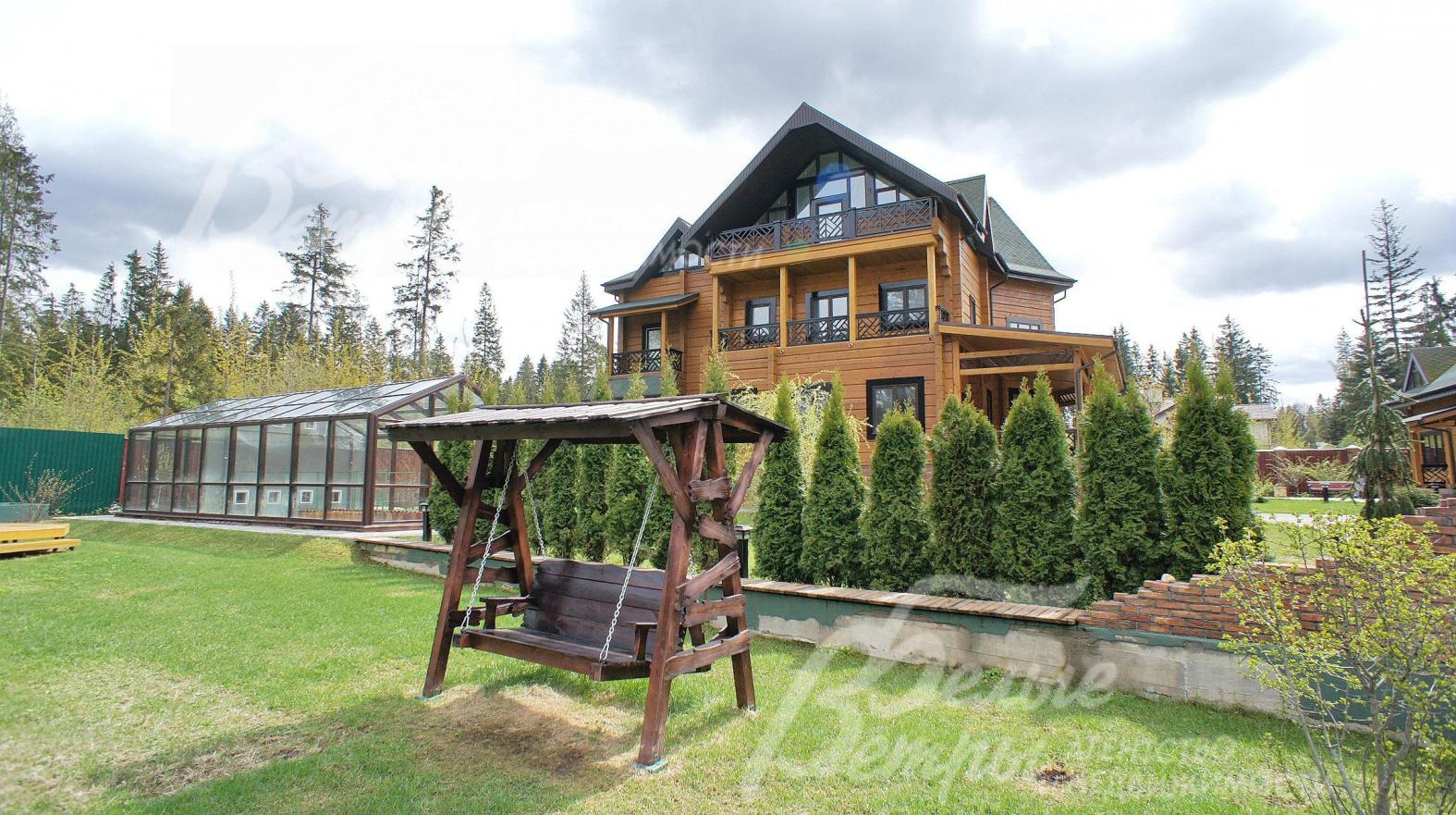 Деревянные дома в коттеджном поселке ВИК 