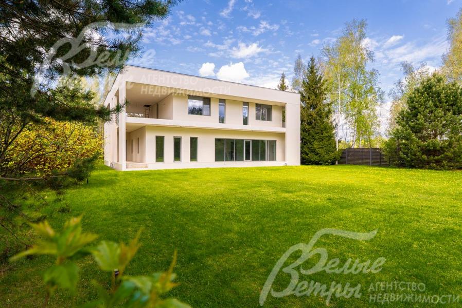 Дом 485 кв.м под ключ на участке 40 соток в КП У Реки Площадь террас дома составляют 115 кв.м