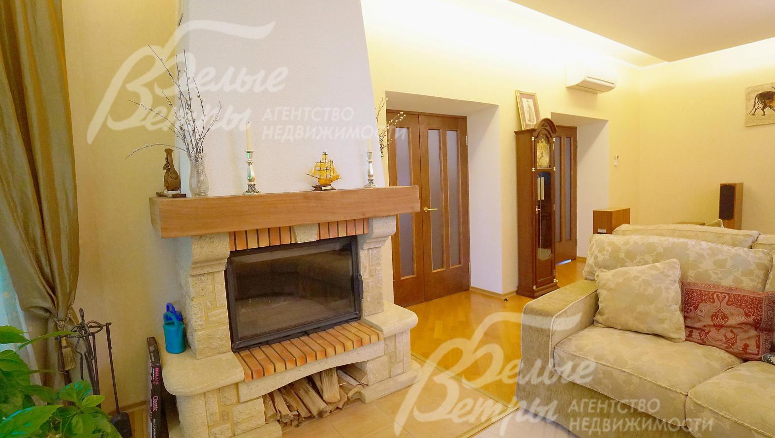 Камин в гостиной