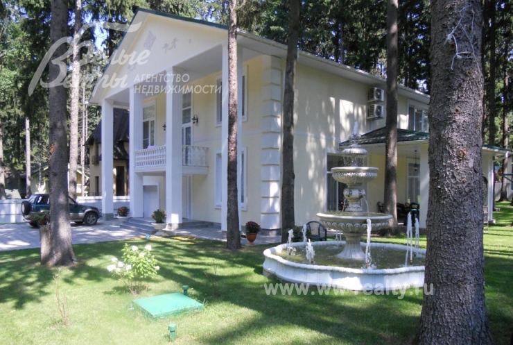 Дом кирпичный, с мебелью