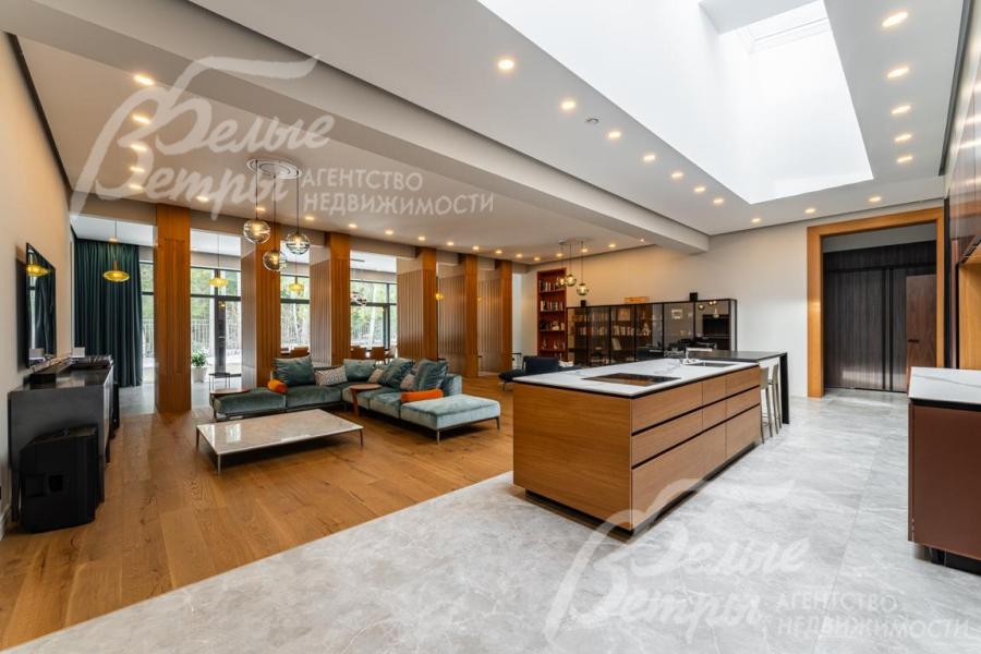 Одноэтажный дом под ключ на участке площадью 26 соток с роскошным ландшафтом в строгоохраняемом коттеджном поселке Графские пруды