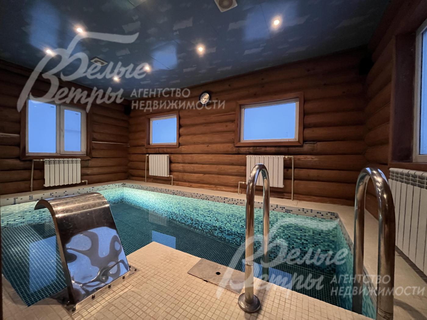 Бассейн с противотоком, водопадом и подсветкой