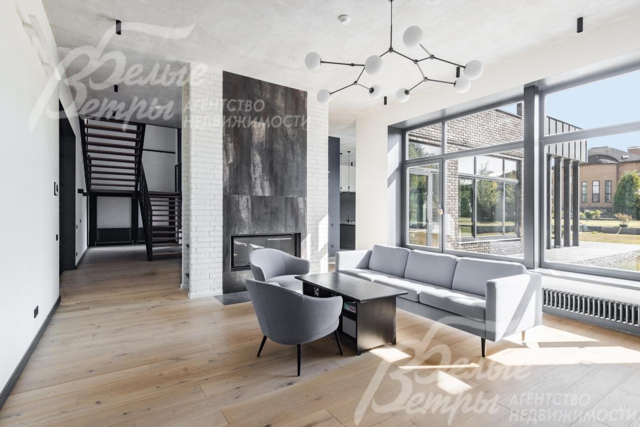 Коттедж 647 кв.м с мебелью в обжитом поселке Изумрудная долина 