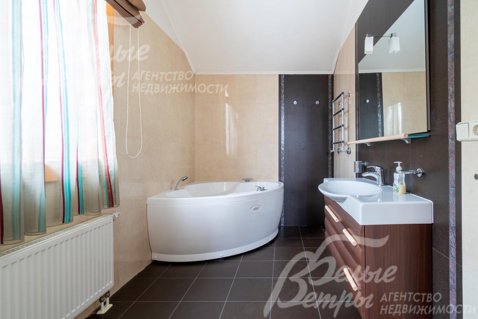 Санузел с ванной в гостевом доме