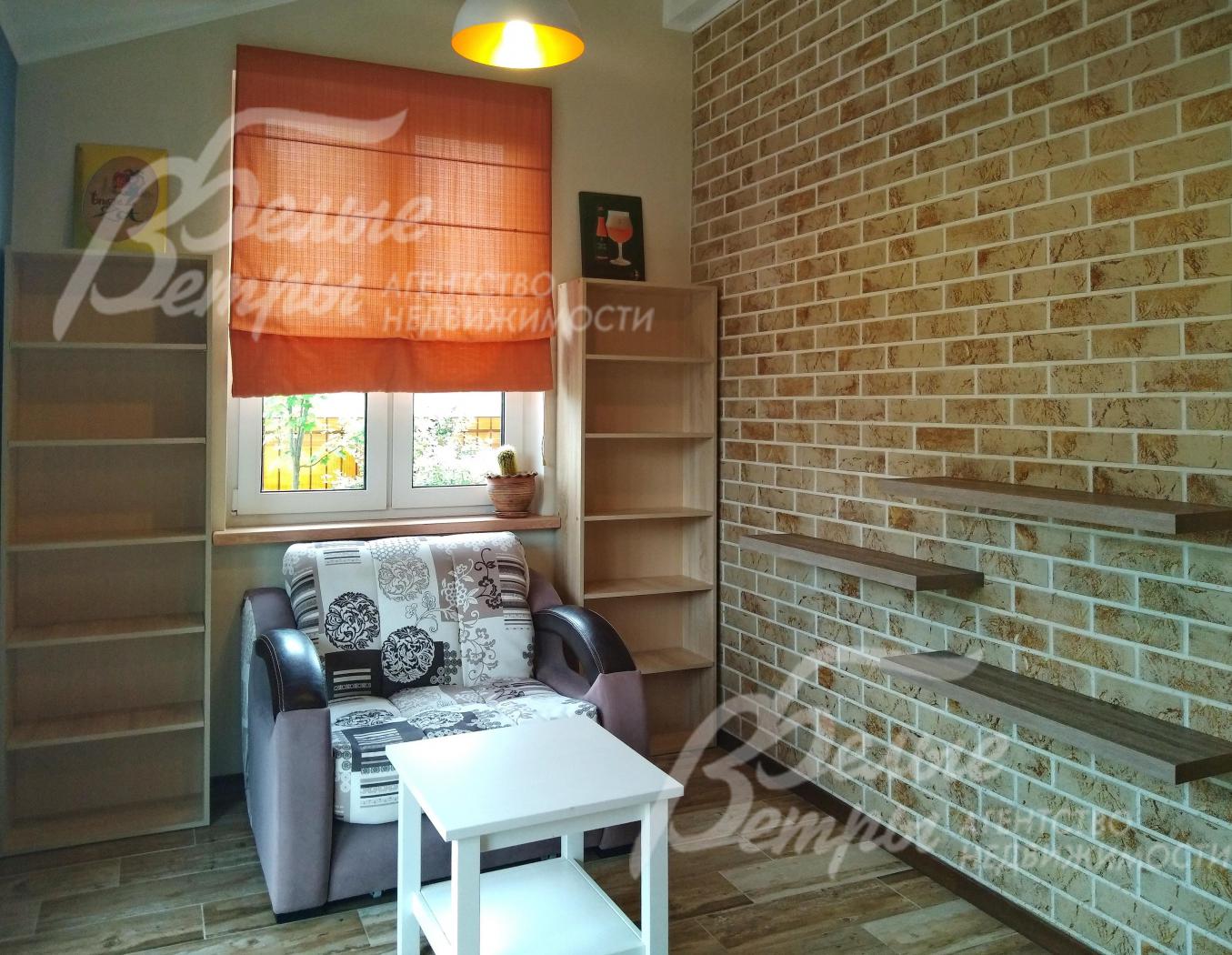 Помещение свободного назначения с выходом на участок