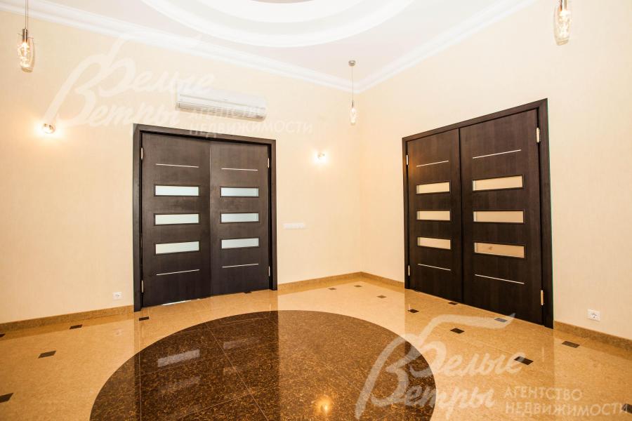 Двери темно-коричневого цвета