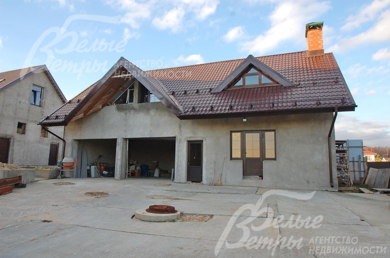 Гараж на 2 авто, на втором этаже- квартиры персонала и гостей