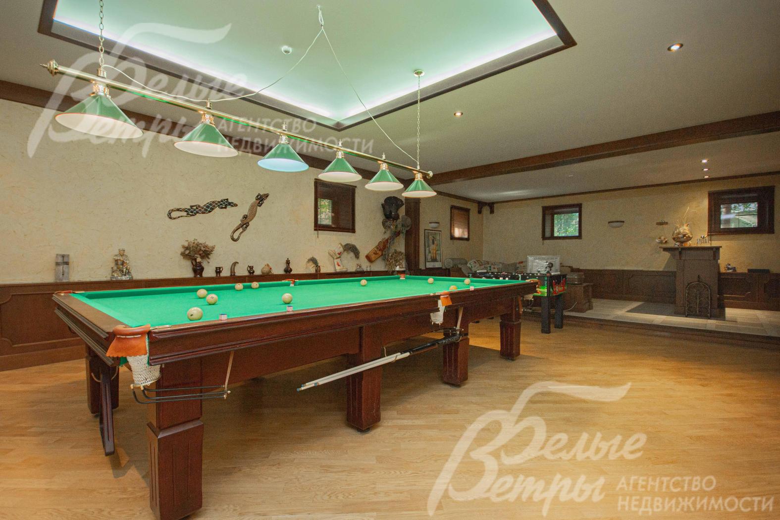 Бильярдная в цокольном этаже
