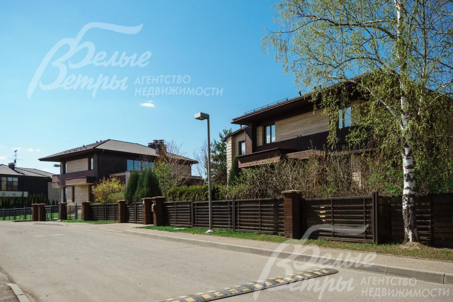 Установлено уличное освещение во всем коттеджном поселке