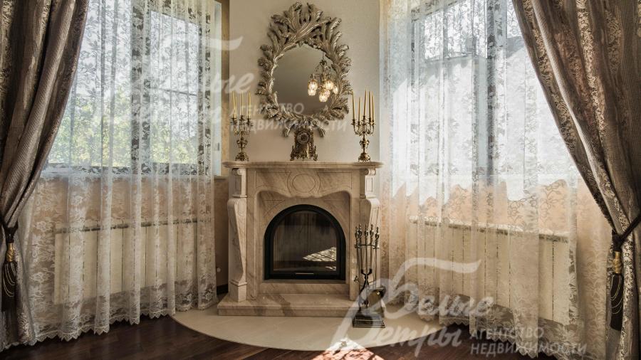 Гильотинный камин с порталом из красивого натурального мрамора, топка (Германия)