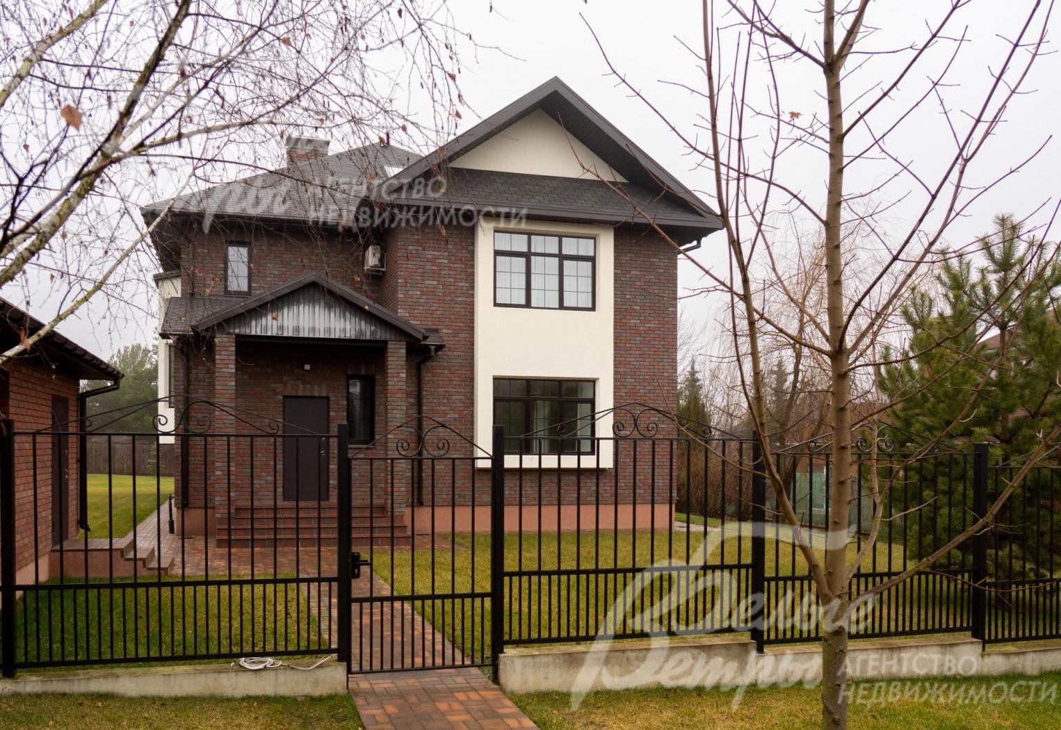 Меблированный коттедж 300 кв.м в аренду в обжитом КП Ильичевка