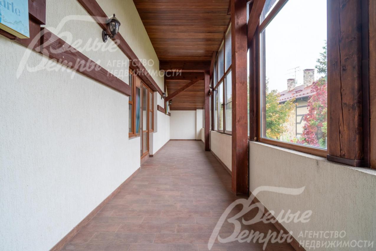 Просторная лоджия при детской спальне