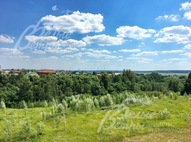 Участок 20 соток на возвышенности в коттеджном поселке Империал