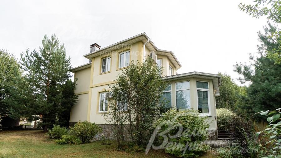 Дом под ключ площадью 274 кв.м в обжитом коттеджном поселке Каменка