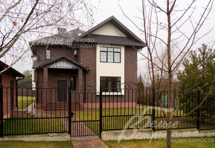 Меблированный коттедж 300 кв.м в аренду в обжитом КП Ильичевка