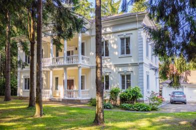 Дом, Вузсервис к/п (Большое Покровское), 733 кв.м