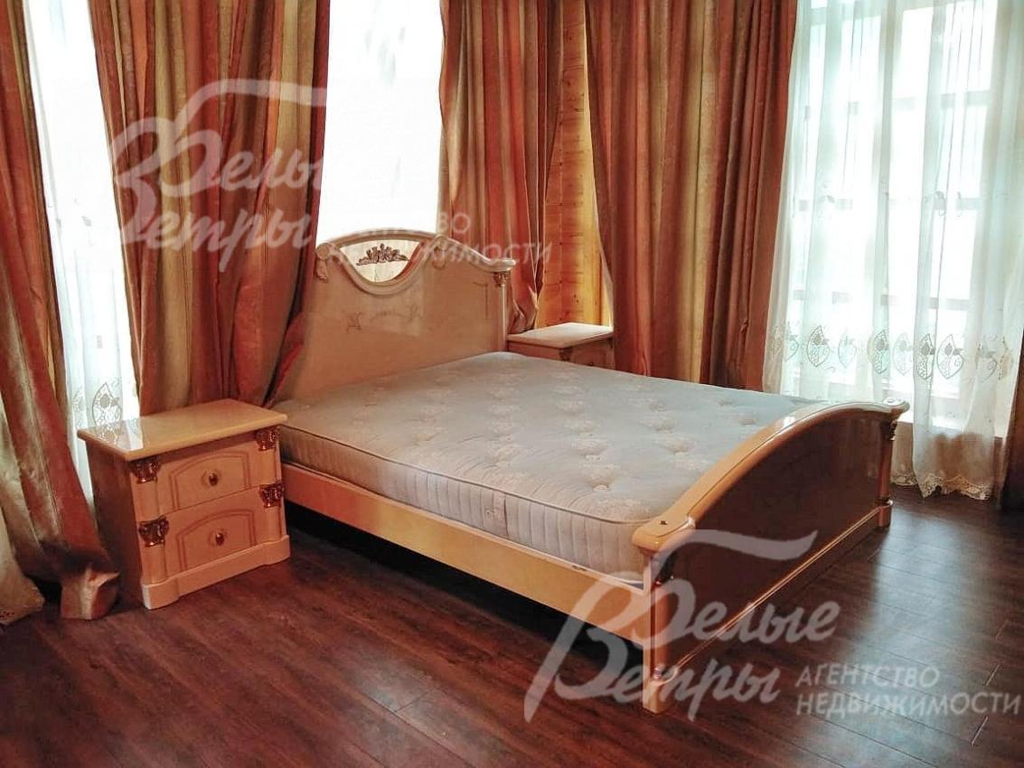 Спальня на 1-ом этаже.