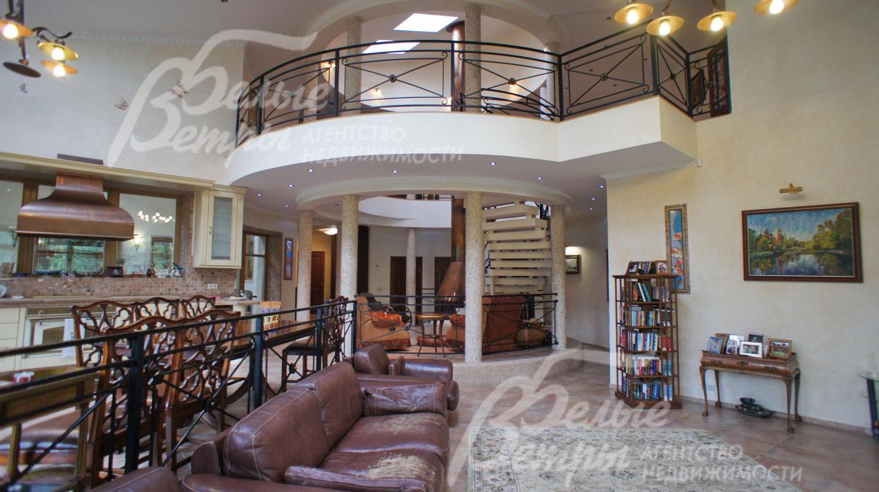 Гостиная 36 кв.м со вторым светом