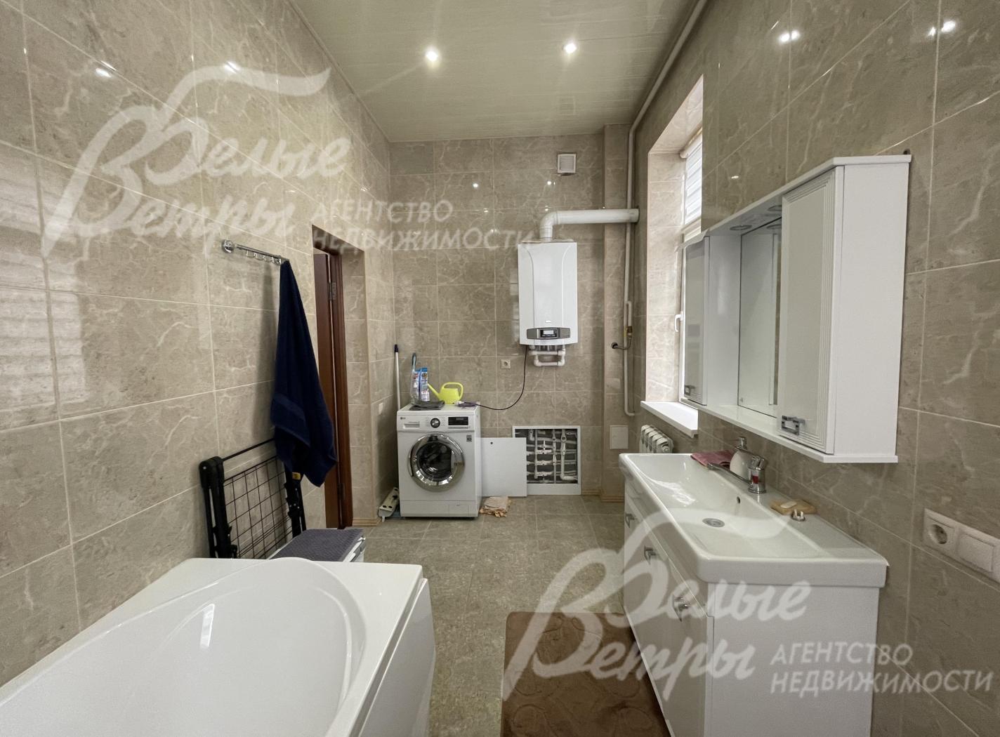 Санузел 1-го этажа с ванной