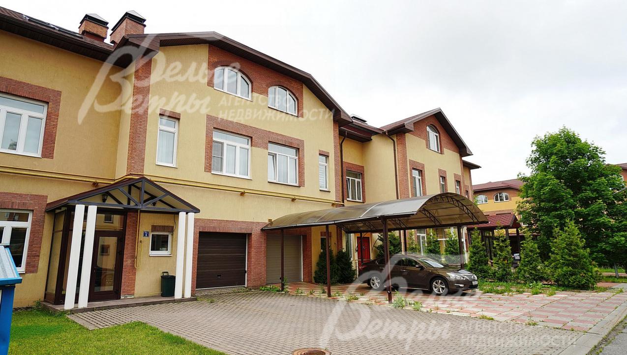 Таунхаус под ключ 297.6 кв.м в жилом комплексе Дубровка