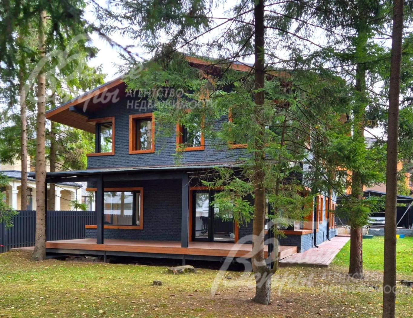 Стильный дом 257 кв.м под ключ в аренду на прилесном участке в КП Искра