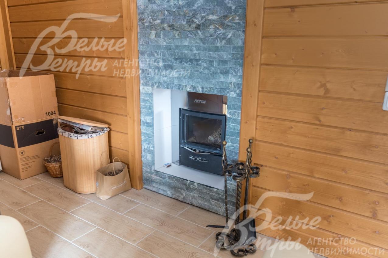 Камин в комнате отдыха (гостевой комнате)