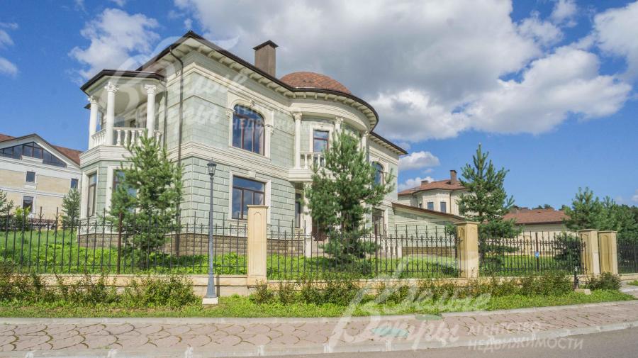 Дом 596кв.м на 23 сотках в поселке Идиллия